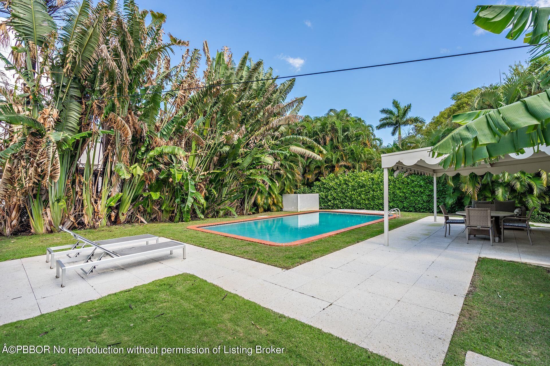 157 Worth Court N, West Palm Beach, FL 33405 Photo