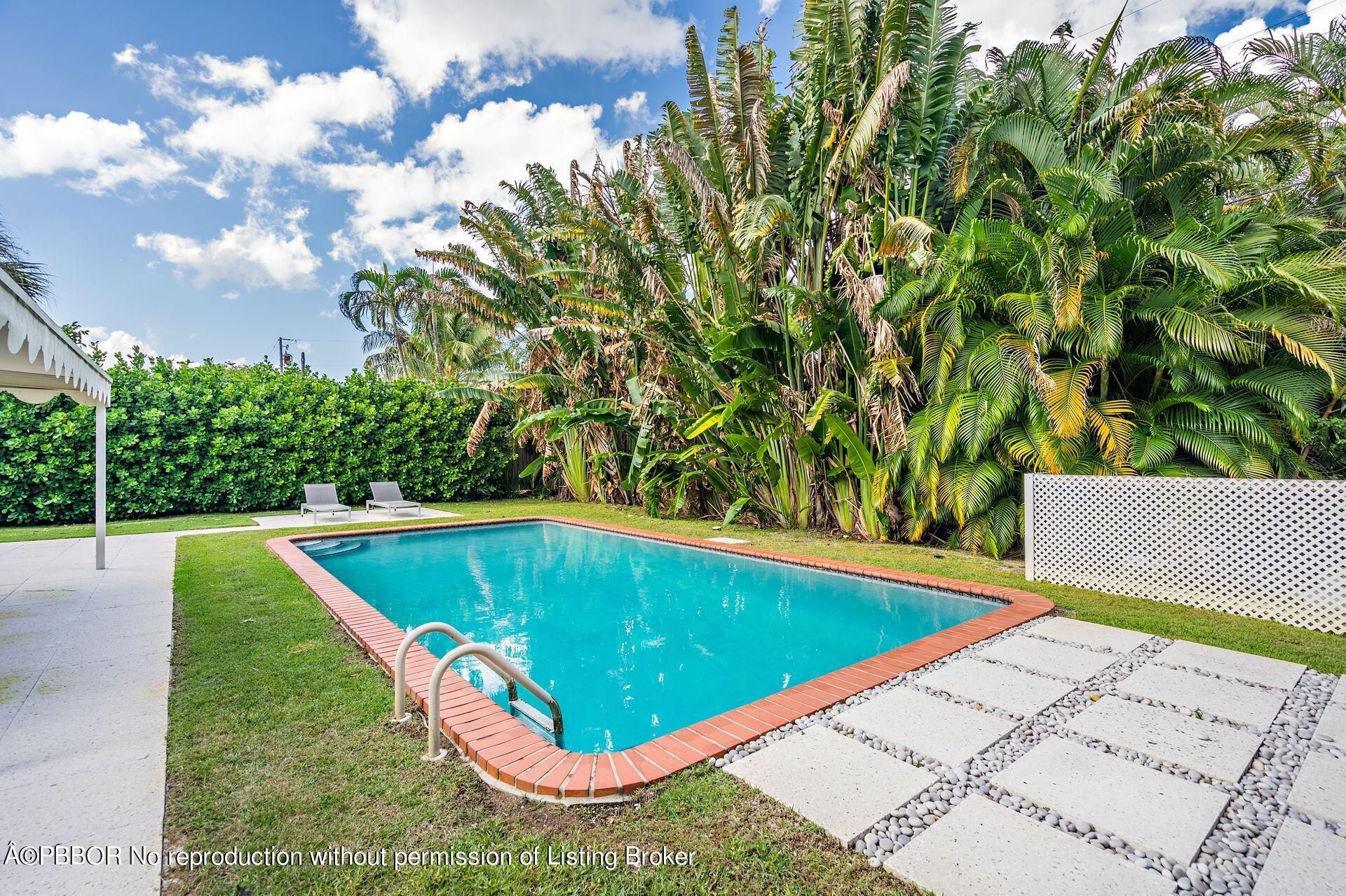 157 Worth Court N, West Palm Beach, FL 33405 Photo