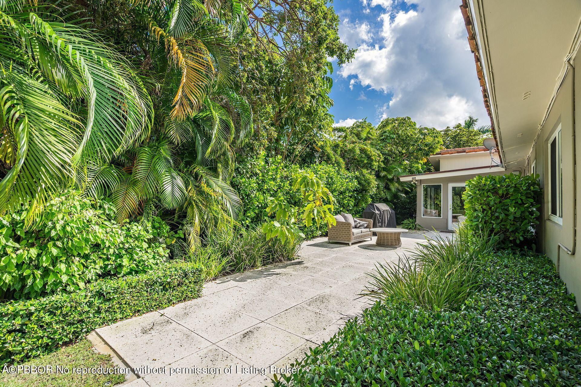 157 Worth Court N, West Palm Beach, FL 33405 Photo