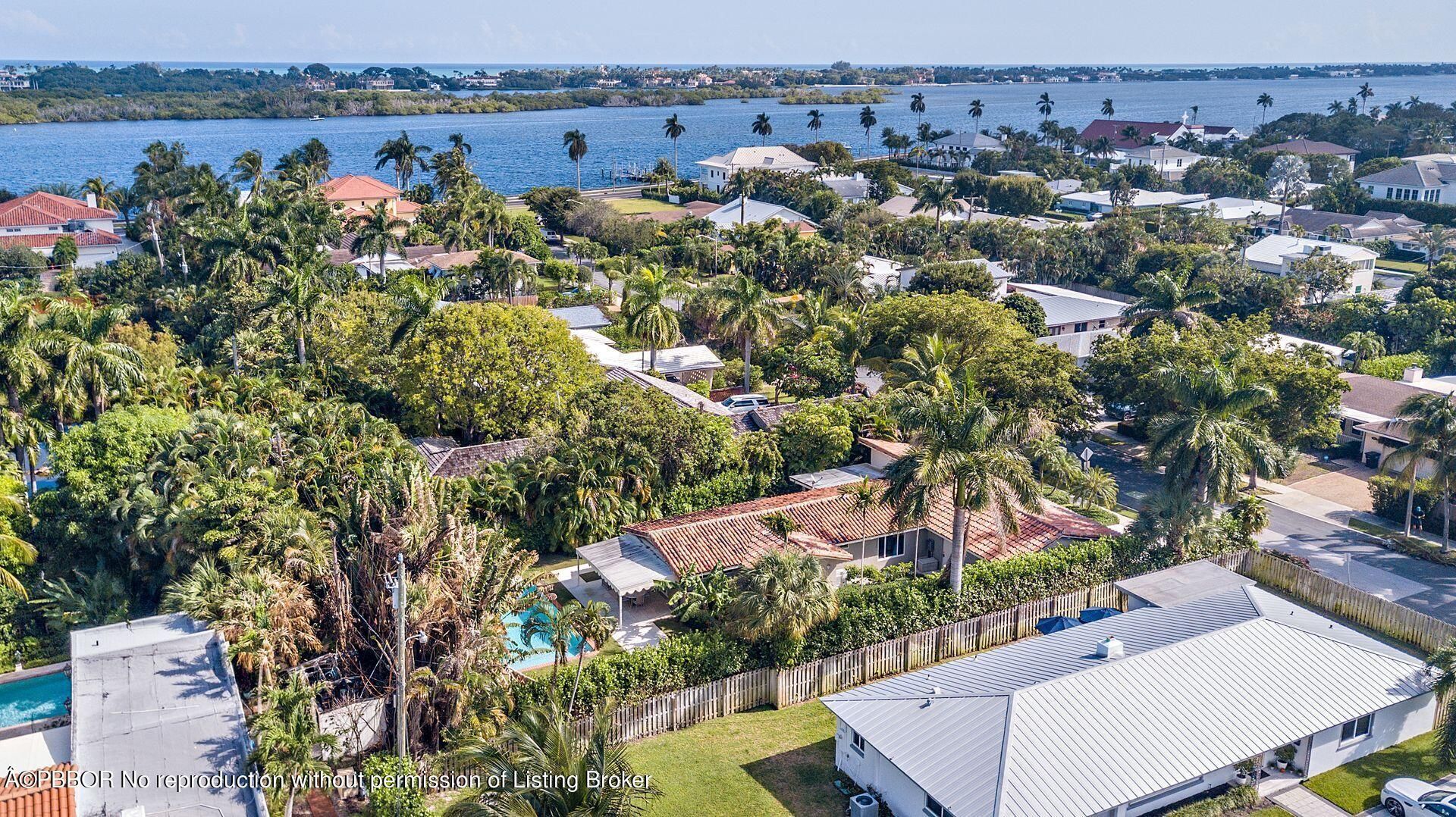 157 Worth Court N, West Palm Beach, FL 33405 Photo