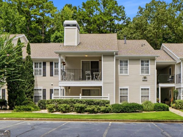 825 Ridgefield Drive, Peachtree City, GA 30269