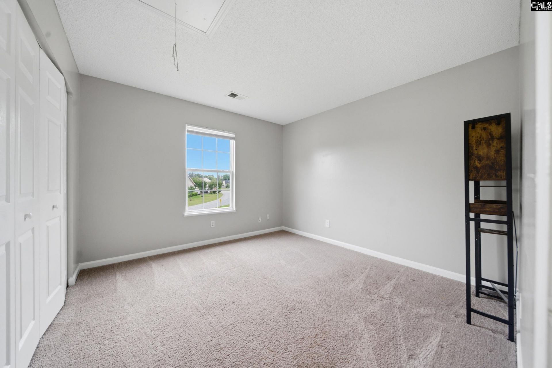 305 Cutter Court  Photo 23
