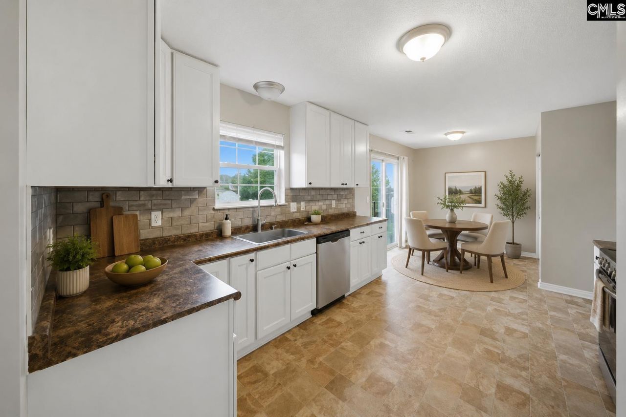 305 Cutter Court  Photo 4