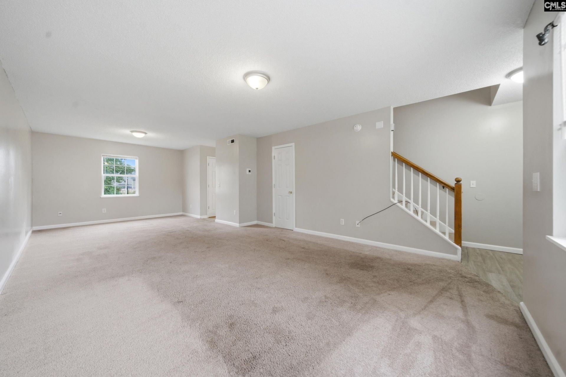 305 Cutter Court  Photo 6