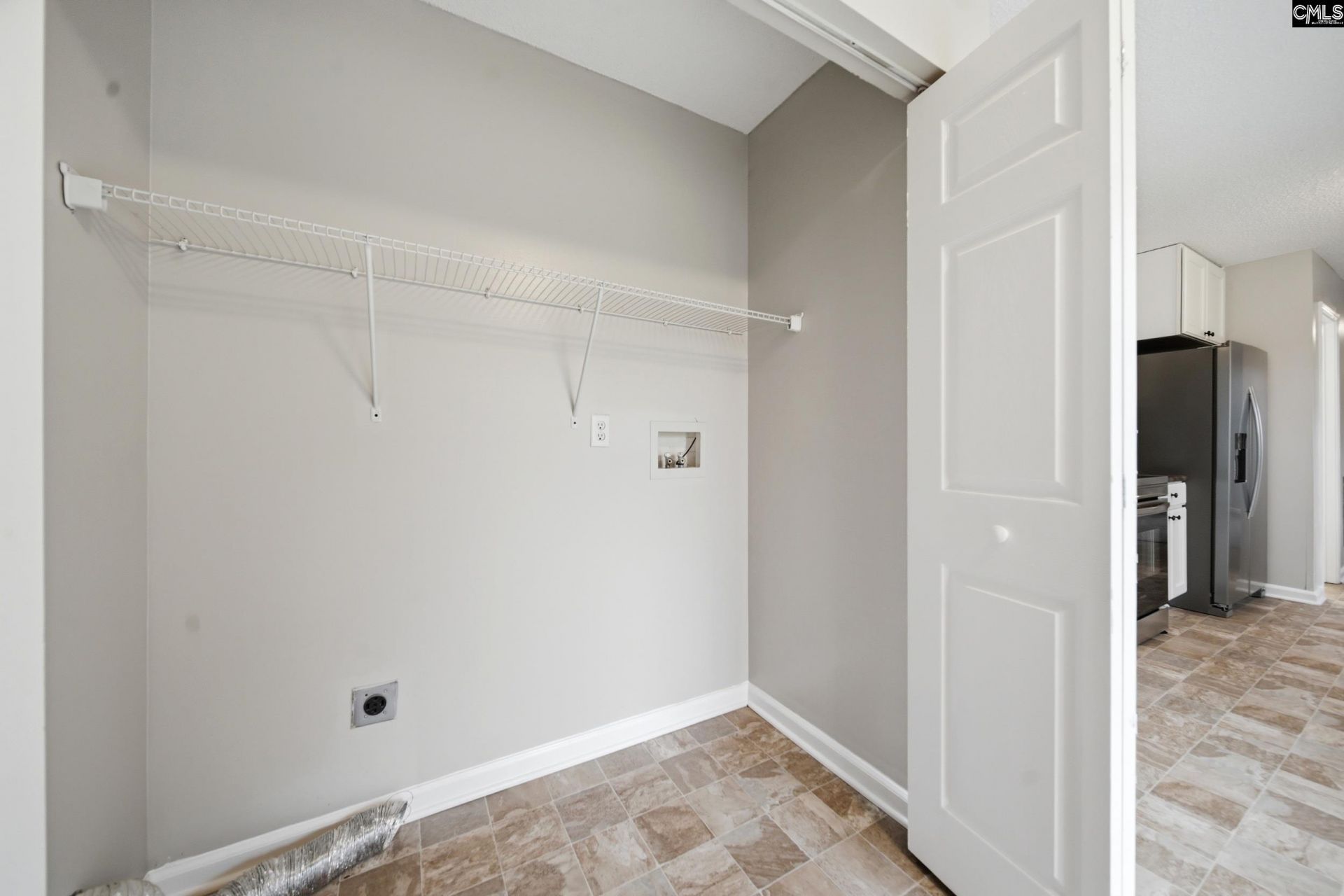 305 Cutter Court  Photo 9