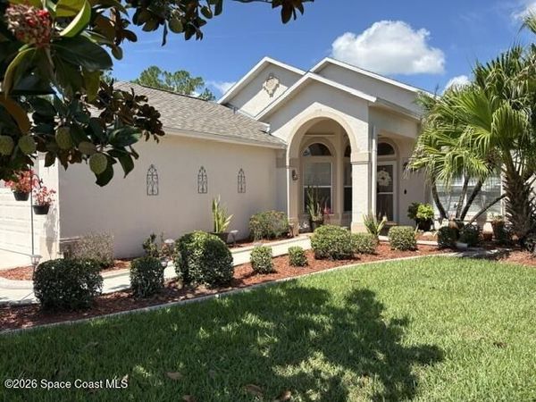 2141 Chinaberry Circle SE, Palm Bay, FL 32909