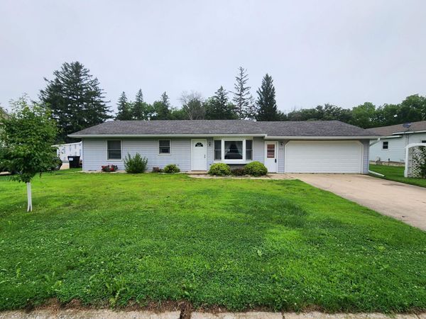 217 Lowell Street E, Le Roy, MN 55951