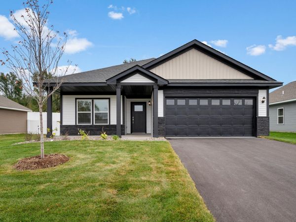 919 Sycamore Place N, Cambridge, MN 55008