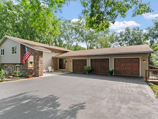 2821 Saddlebrooke Circle, Minnetonka, MN 55305