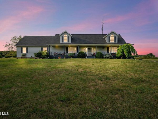 2239 County Road F , Edon, OH 43518