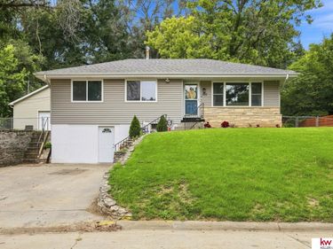 222 Pickardy Lane, Council Bluffs, IA 51503