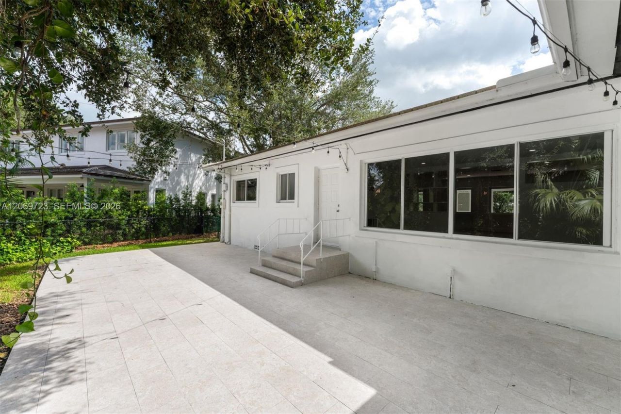 4724 Orduna Dr , Coral Gables, FL 33146 Photo