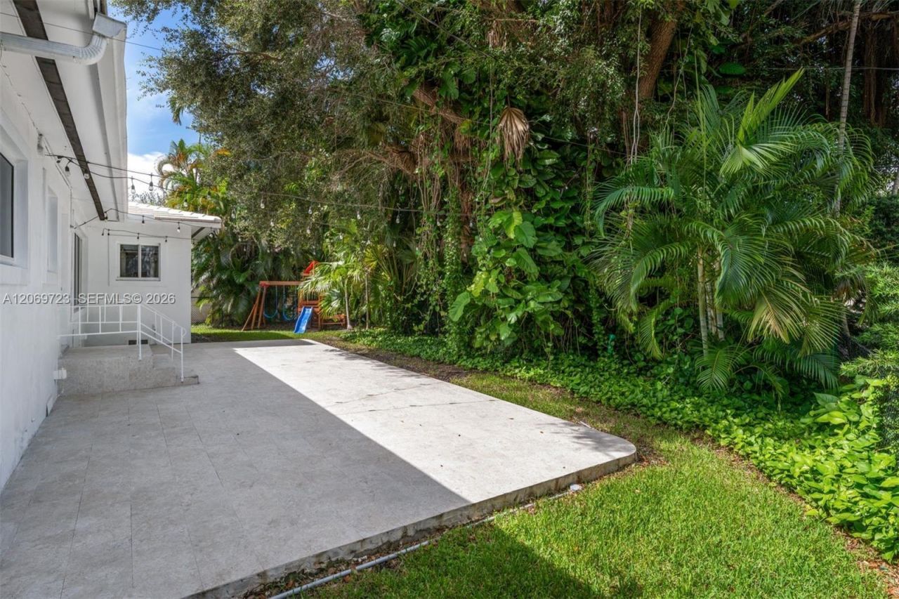 4724 Orduna Dr , Coral Gables, FL 33146 Photo
