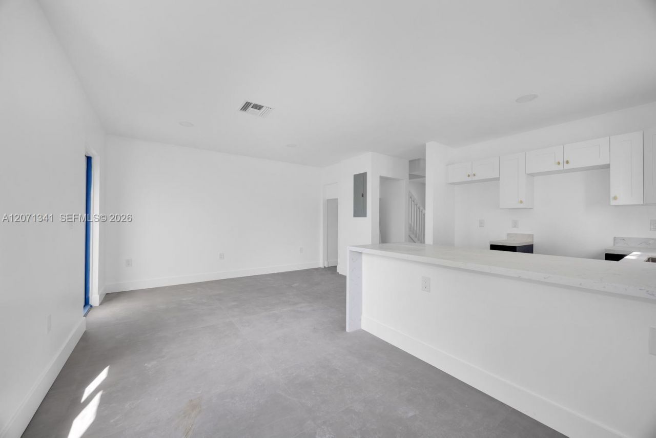 2770 NW 44 St , Miami, FL 33142 Photo