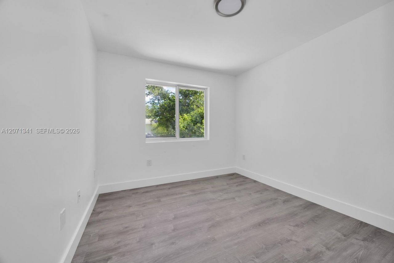 2770 NW 44 St , Miami, FL 33142 Photo