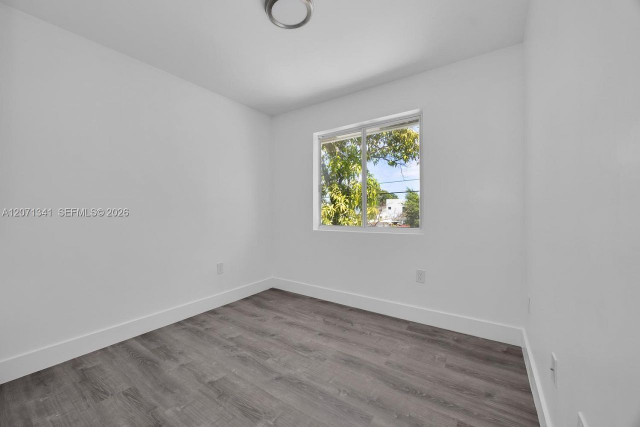 2770 NW 44 St , Miami, FL 33142 Photo