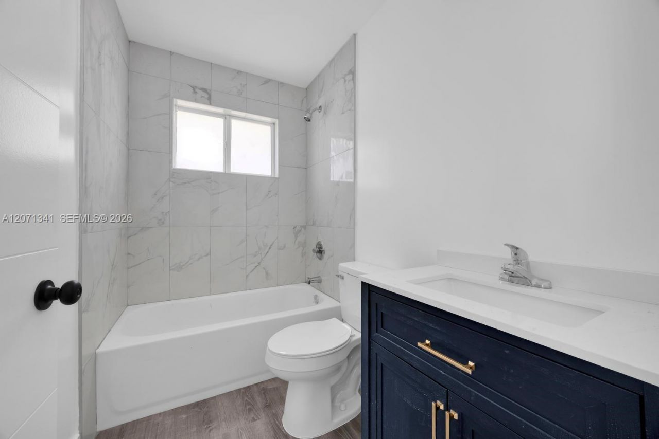 2770 NW 44 St , Miami, FL 33142 Photo