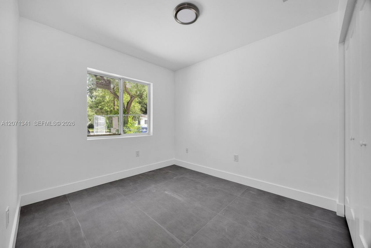 2770 NW 44 St , Miami, FL 33142 Photo