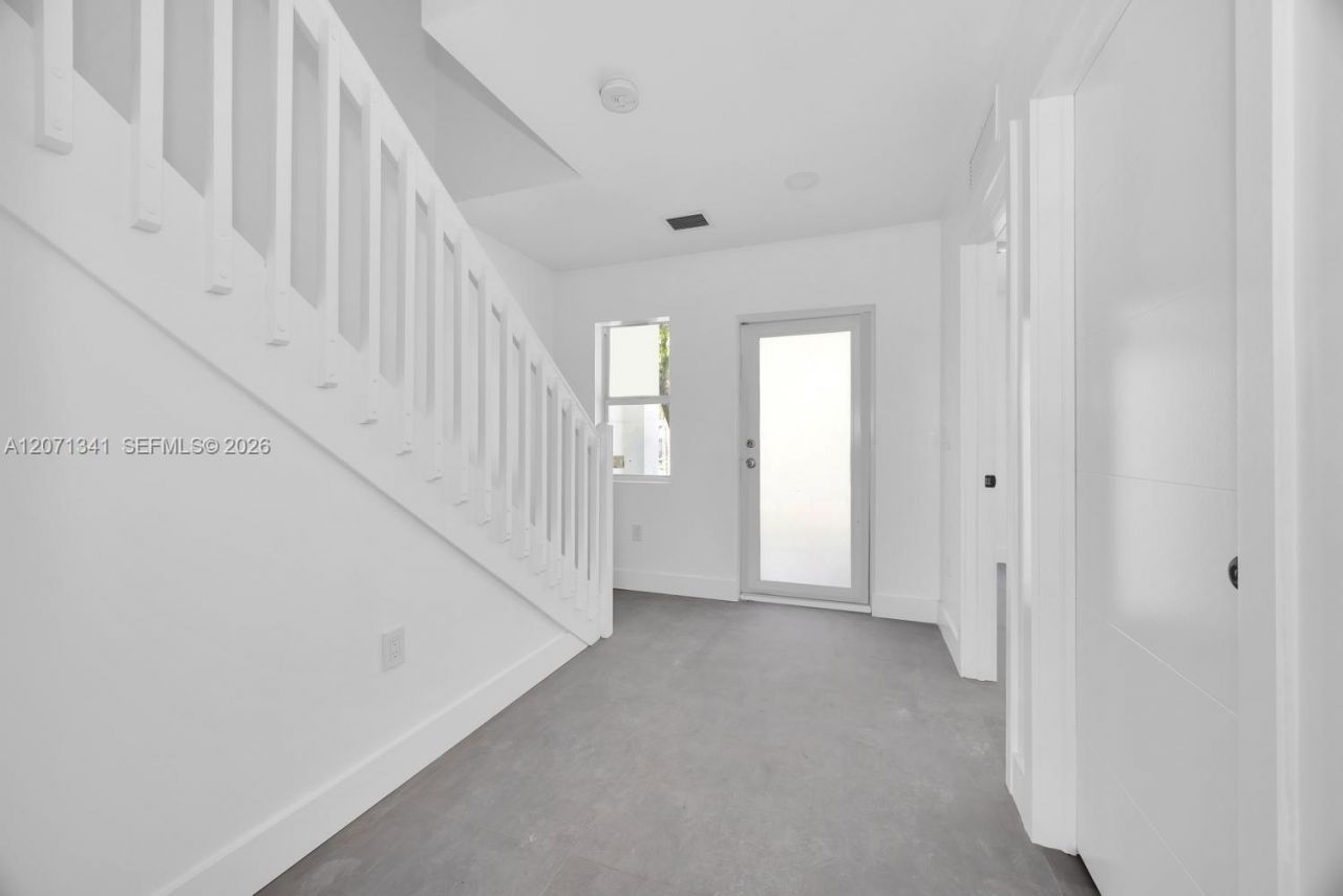 2770 NW 44 St , Miami, FL 33142 Photo