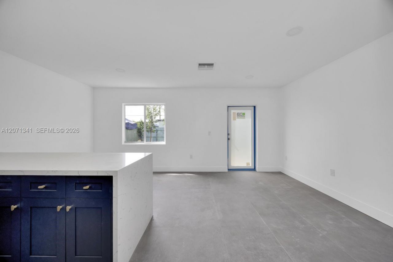 2770 NW 44 St , Miami, FL 33142 Photo