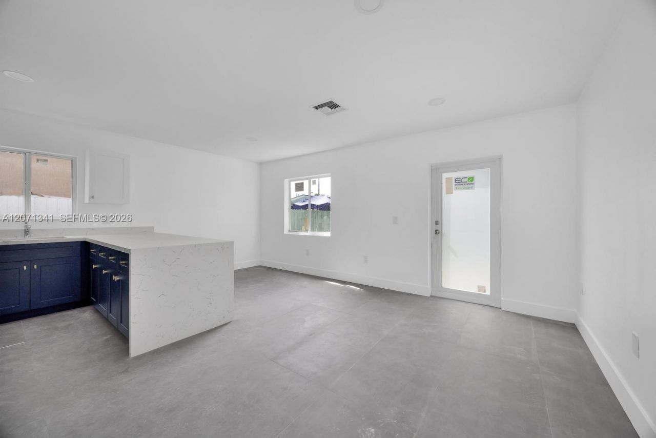 2770 NW 44 St , Miami, FL 33142 Photo