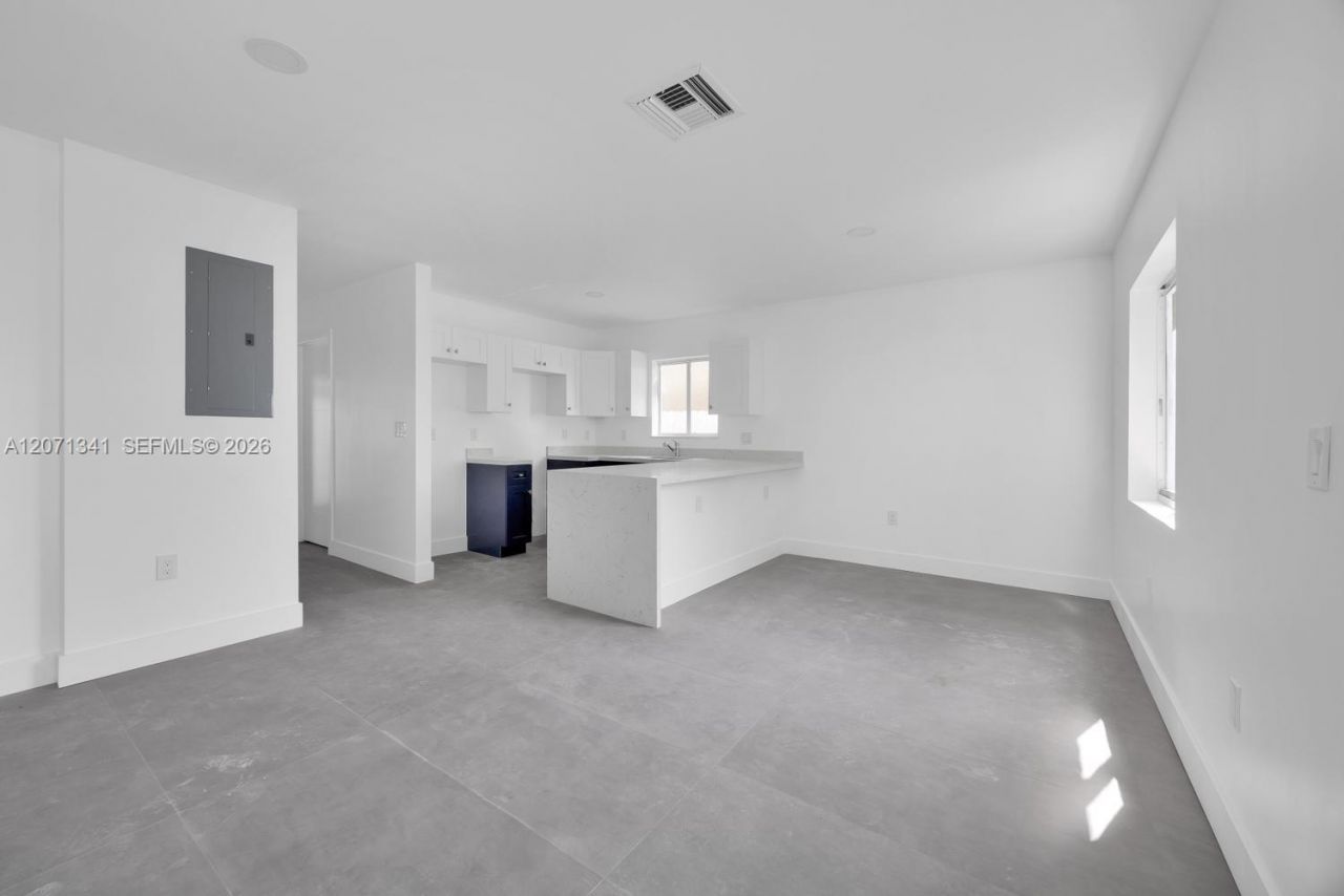 2770 NW 44 St , Miami, FL 33142 Photo
