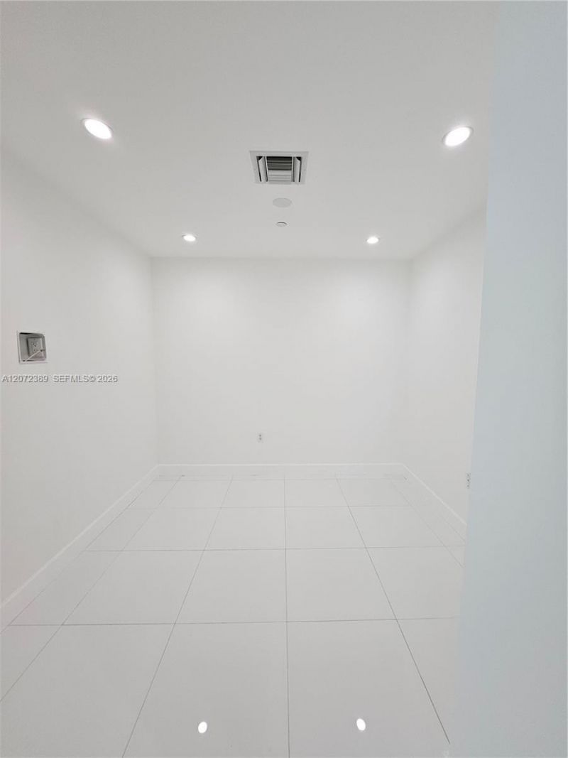 900 Biscayne Blvd , Unit 4210, Miami, FL 33132 Photo