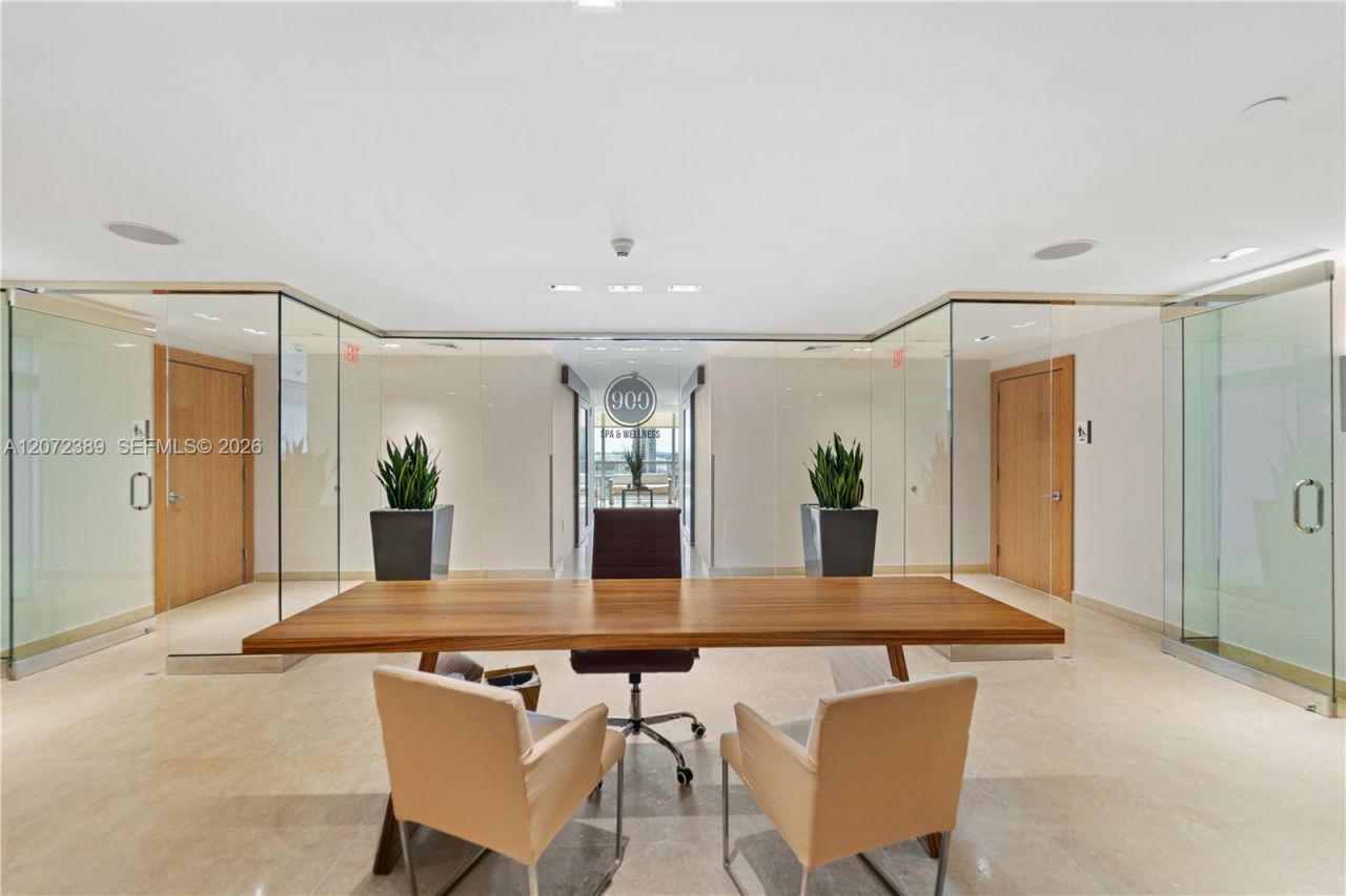 900 Biscayne Blvd , Unit 4210, Miami, FL 33132 Photo