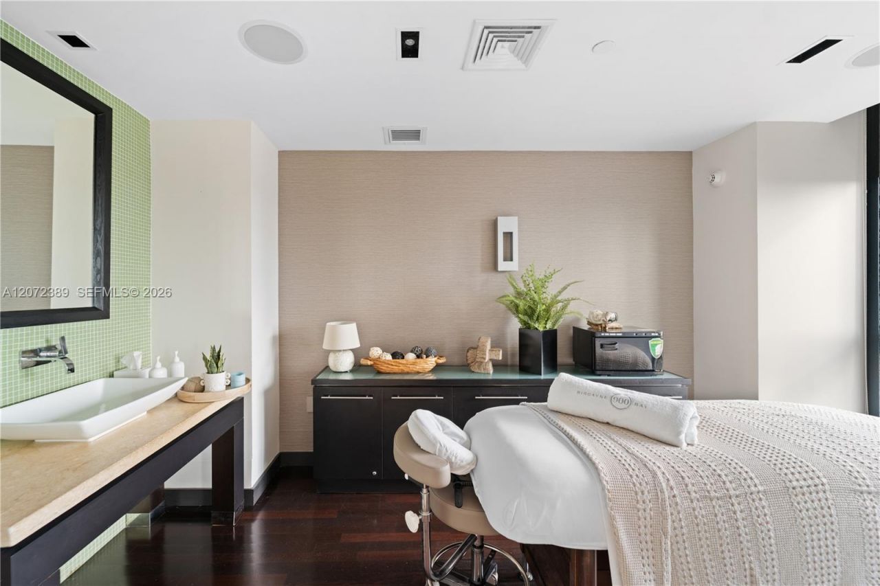 900 Biscayne Blvd , Unit 4210, Miami, FL 33132 Photo