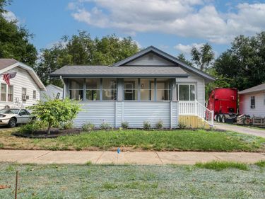 2002 Cartier Street NW, Flint, Mi 48504