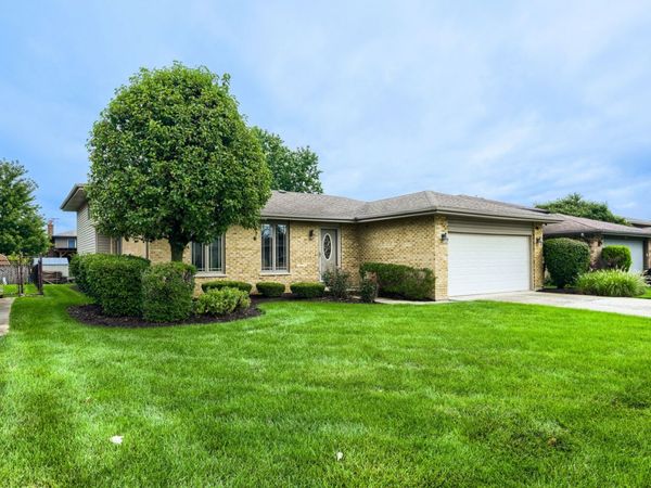16931 82nd Avenue, Tinley Park, IL 60477