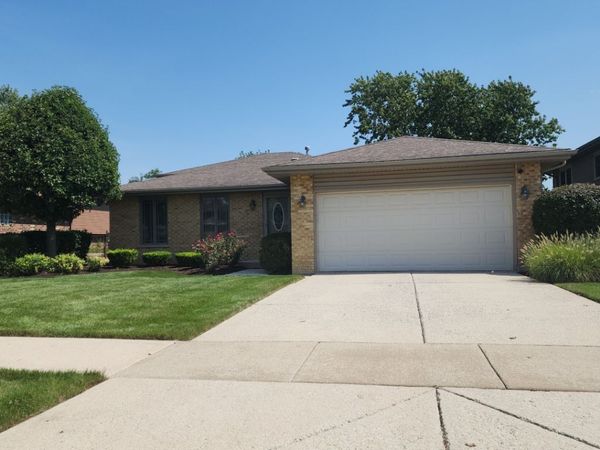 16931 82nd Avenue, Tinley Park, IL 60477