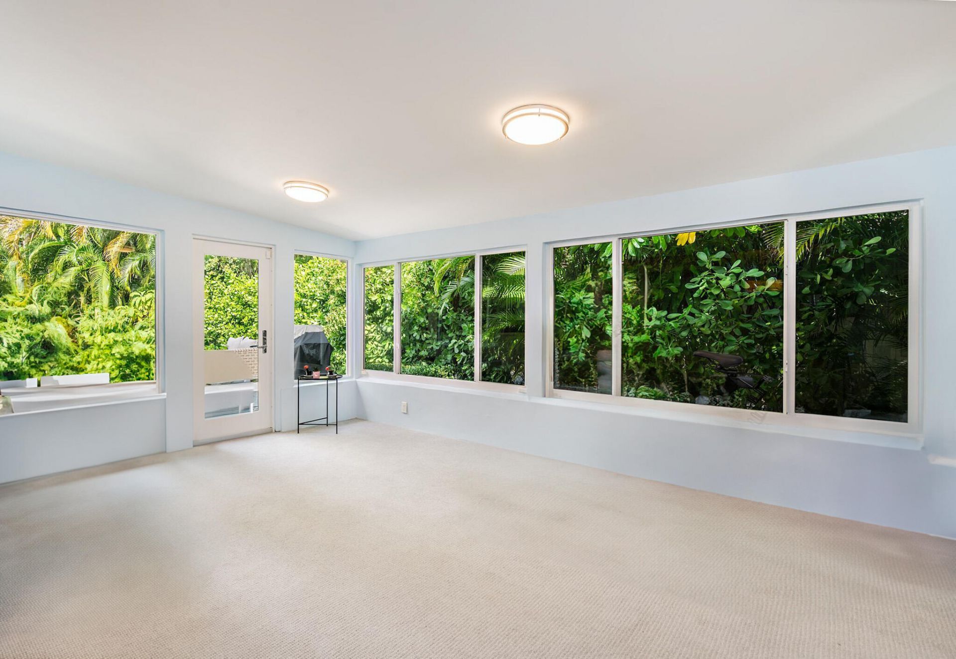 157 Worth Court N, West Palm Beach, FL 33405 Photo