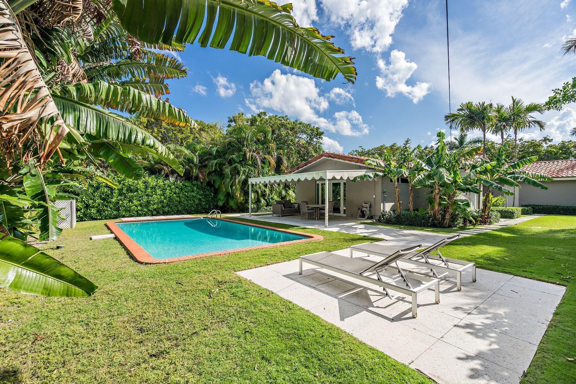 157 Worth Court N, West Palm Beach, FL 33405 Photo