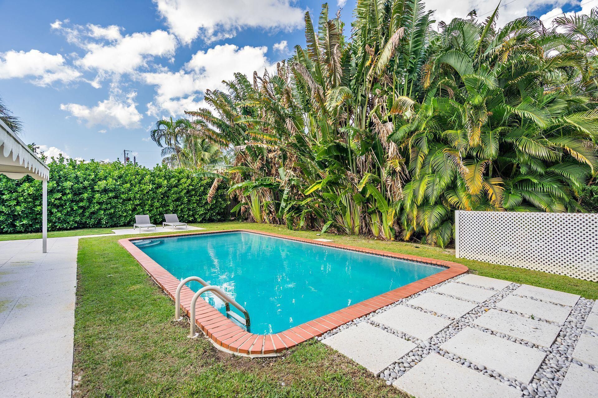 157 Worth Court N, West Palm Beach, FL 33405 Photo