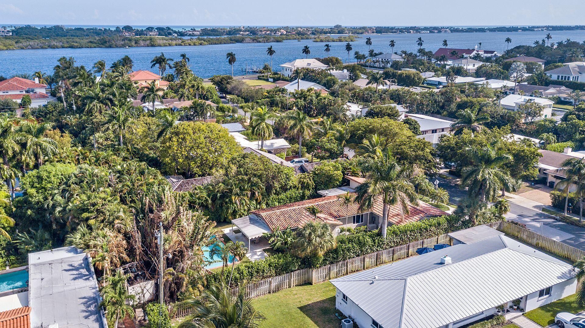 157 Worth Court N, West Palm Beach, FL 33405 Photo