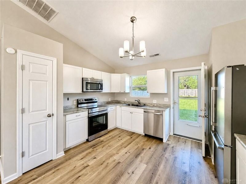 169 Brookmoor Drive, Brookville, OH 45309 Photo 4