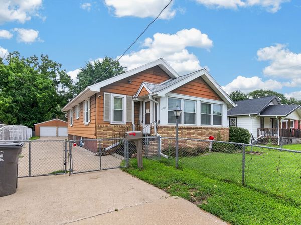 2818 E Grand Avenue, Des Moines, IA 50317