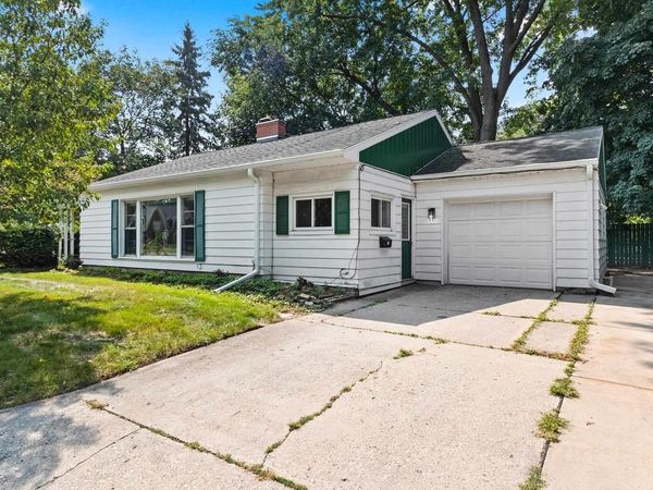 101 W WHITNEY STREET, Green Bay, WI 54301