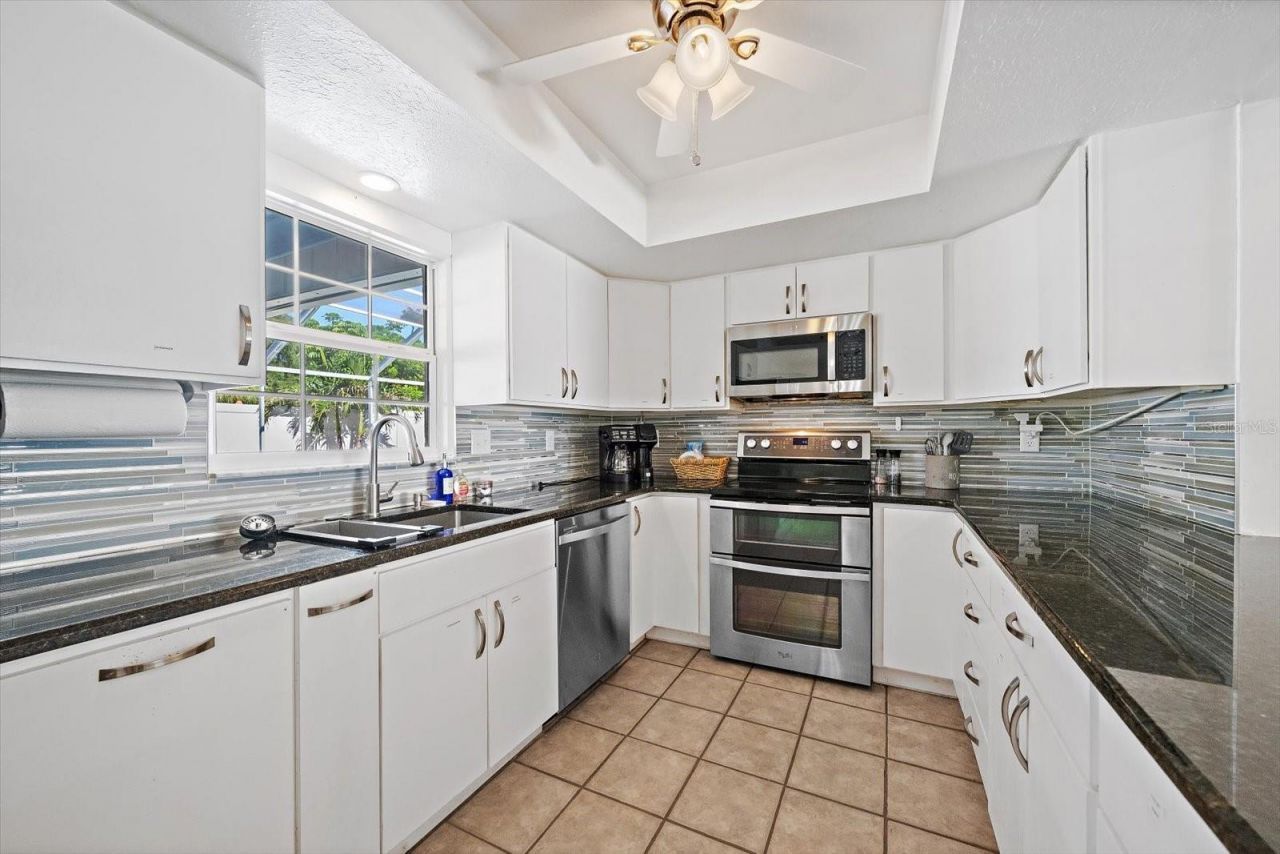 1211 Angela Maria Road, Sarasota, FL 34243 Photo