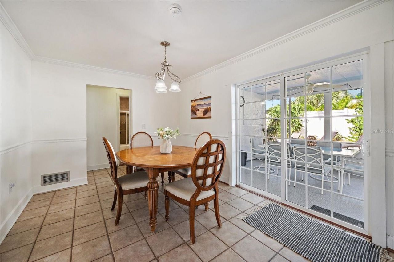 1211 Angela Maria Road, Sarasota, FL 34243 Photo