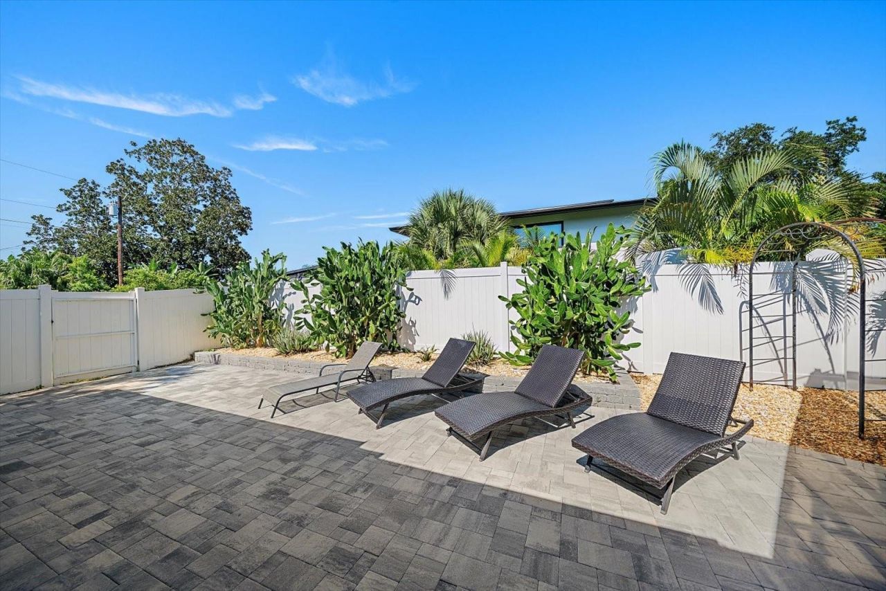 1211 Angela Maria Road, Sarasota, FL 34243 Photo