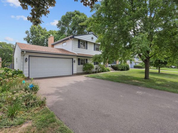 413 Rice Creek Boulevard NE, Fridley, MN 55432