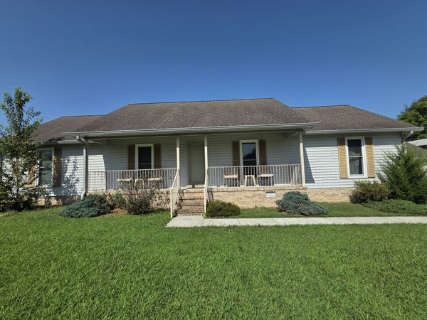 205 Virginia Dr, Tullahoma, TN 37388