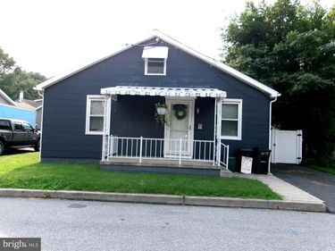 28 S PORTER STREET, MARIETTA, PA 17547