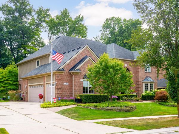 2280 Ivy Hill Drive, Commerce Twp, MI 48382