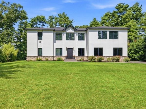 3 Kestrel Wy, Carver, MA 02330