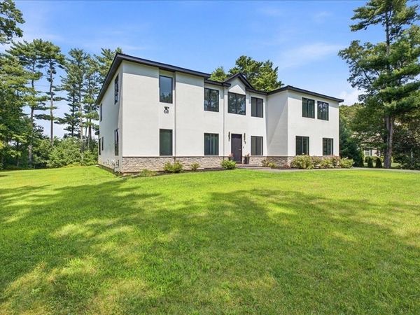 3 Kestrel Wy, Carver, MA 02330