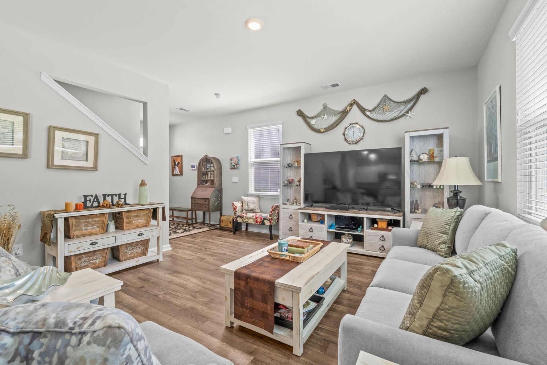 2865 Pegasus Place Photo 10
