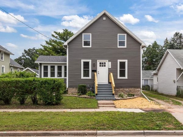 755 OAK STREET, Oshkosh, WI 54901